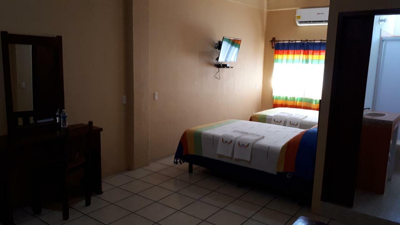 San Pedro Pochutla Hotel Alebrijes מראה חיצוני תמונה
